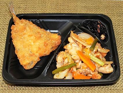 アジフライ＆鶏肉ダッカルビ風野菜炒め弁当